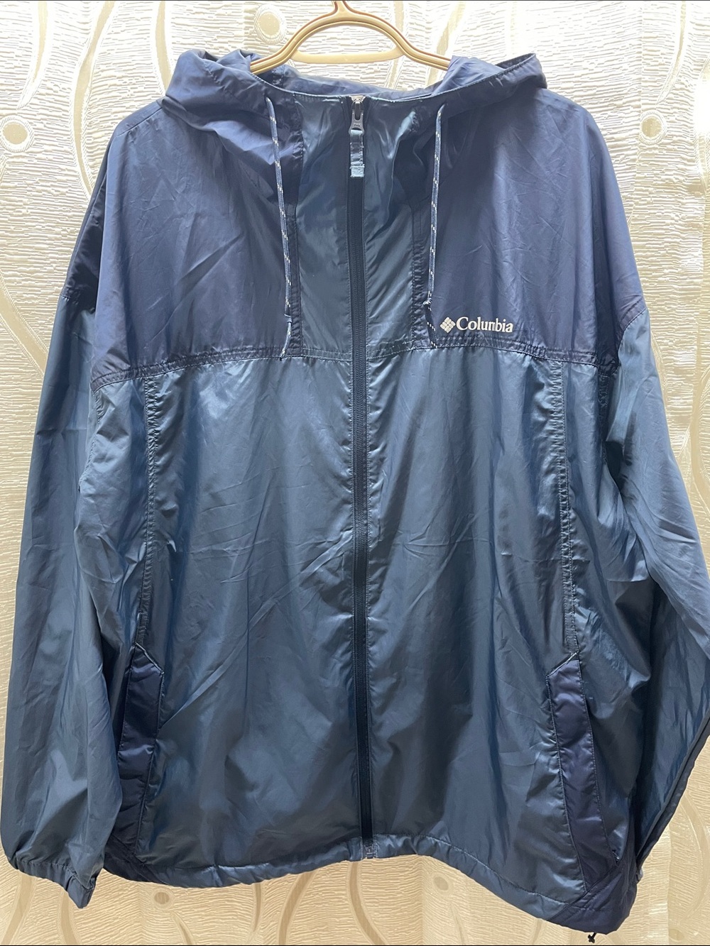 Columbia Men's Two-Tone Navy Hooded Windbreaker Jacket